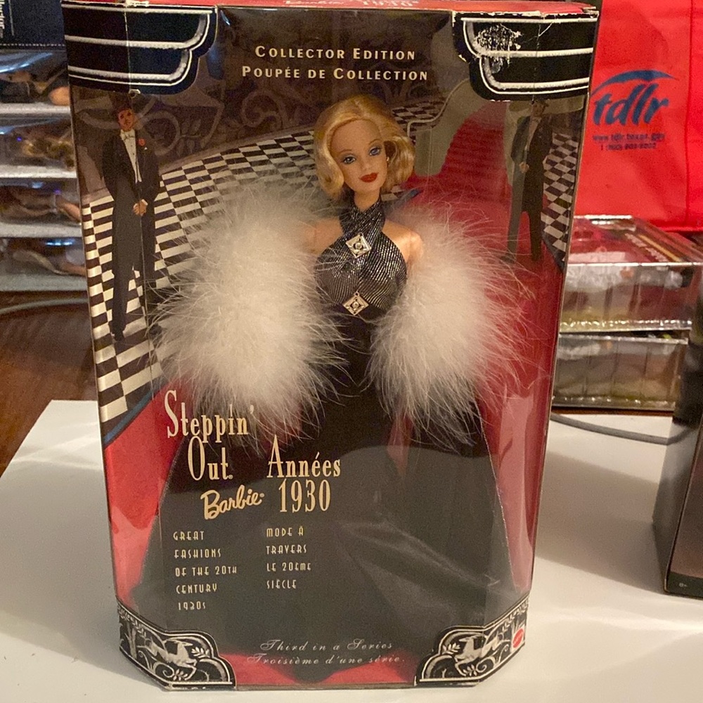 BARBIE STEPPING OUT BARBIE ANNEES